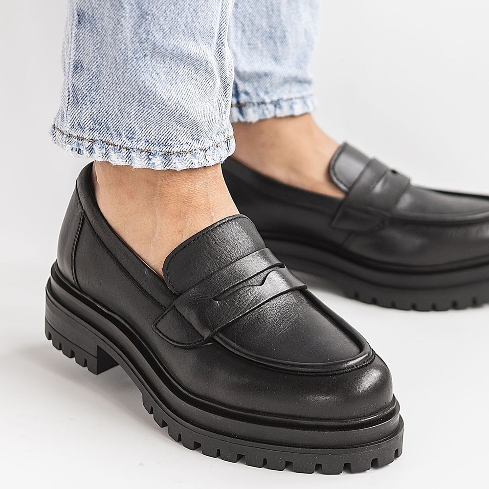 Miz Mooz Legend Black Platform Pennyloafer - Size 38 (8) New with box